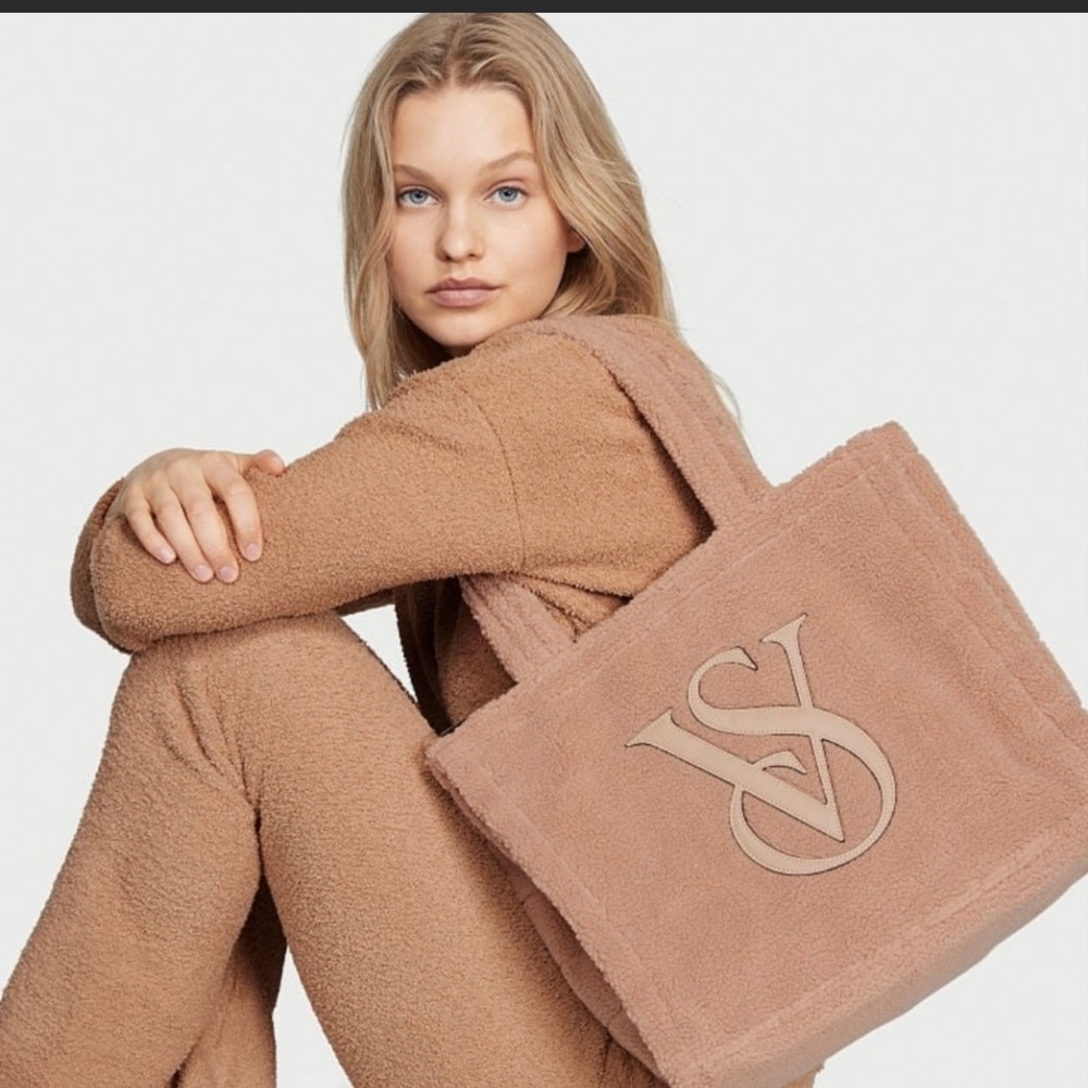 New VS fleece tote